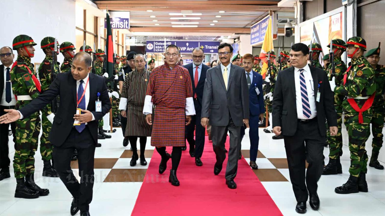 Bhutanese Prime Minister leaves Dhaka 