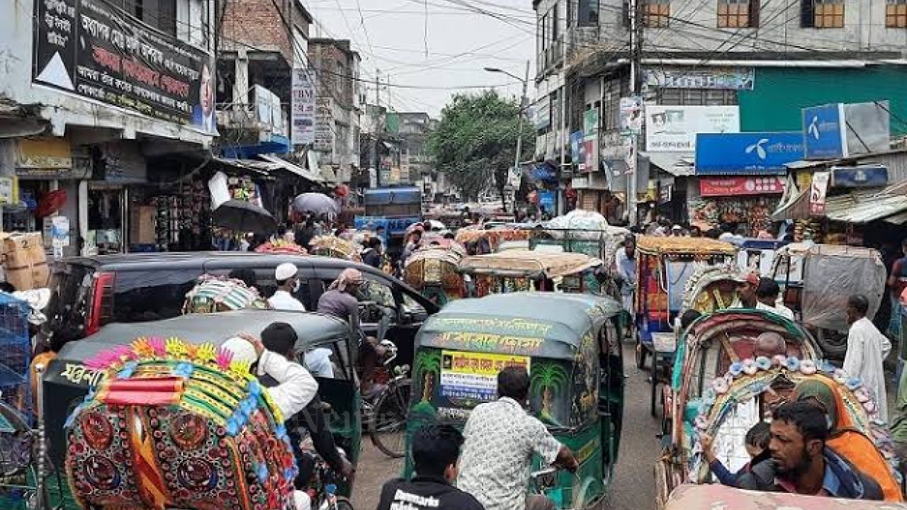 Strict Measures to Curb Traffic Congestion and Sufferings in Chandina
