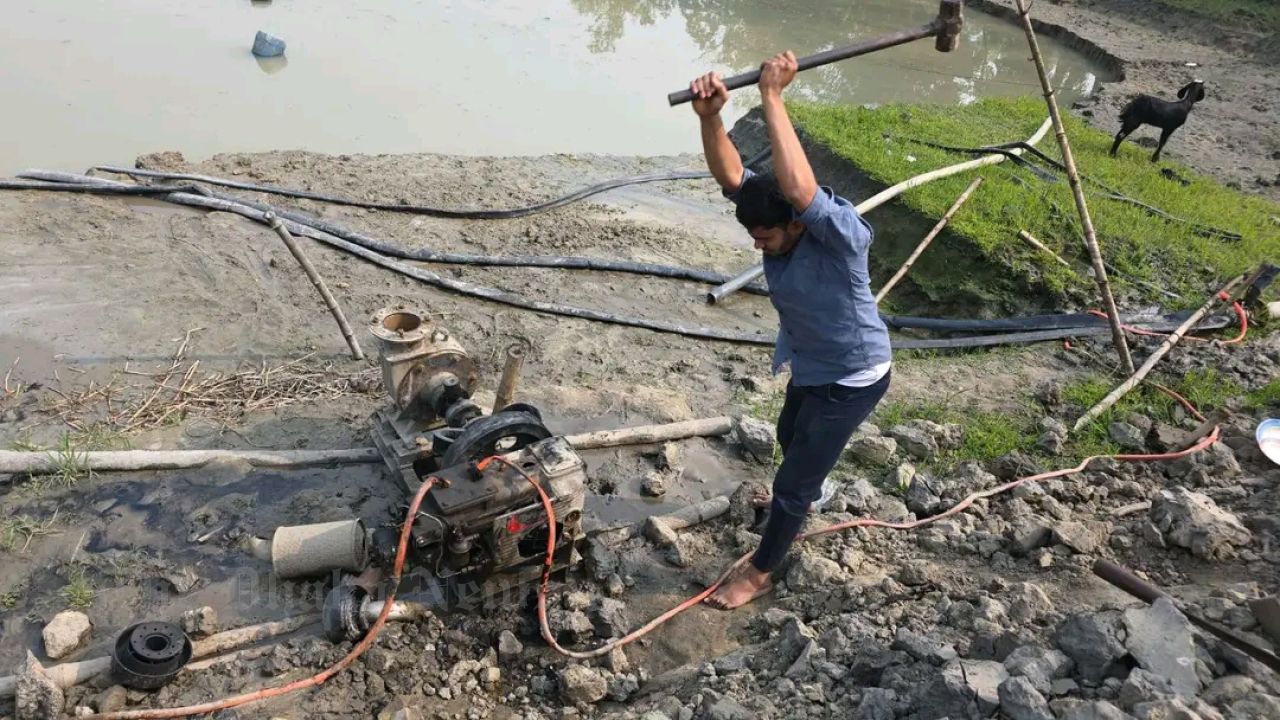 Drive Against Illegal Dredgers in Chandina: Fines Imposed and Equipment Destroyed