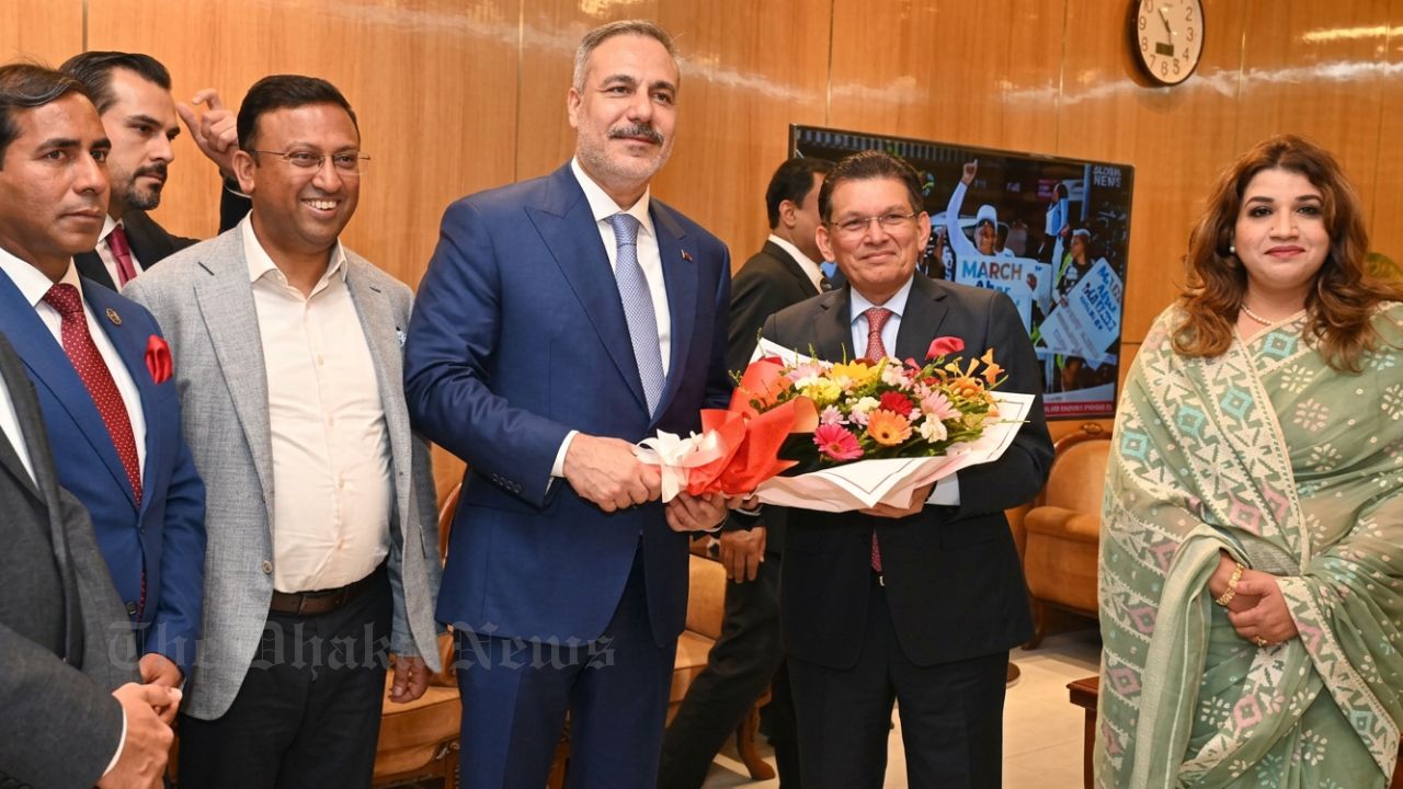 Turkish FM arrives in Dhaka on two-day visit
