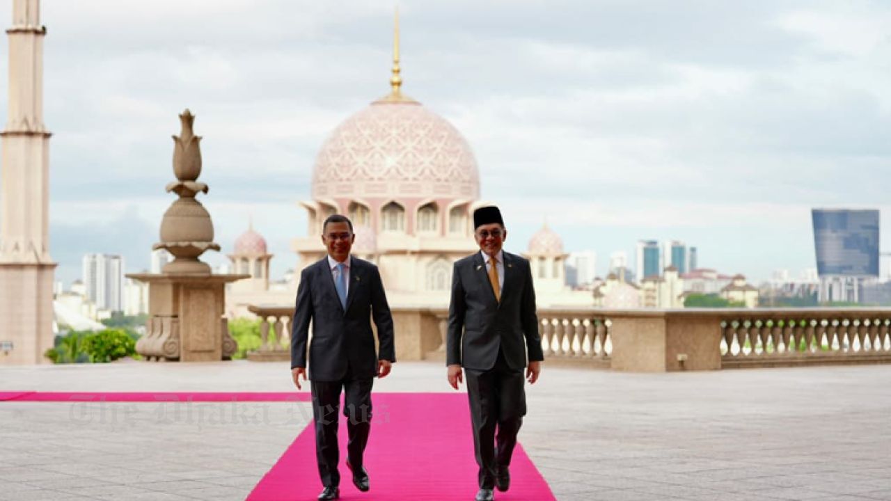 Anwar Ibrahim accords warm reception to Tarique Rahman at Perdana Putra 