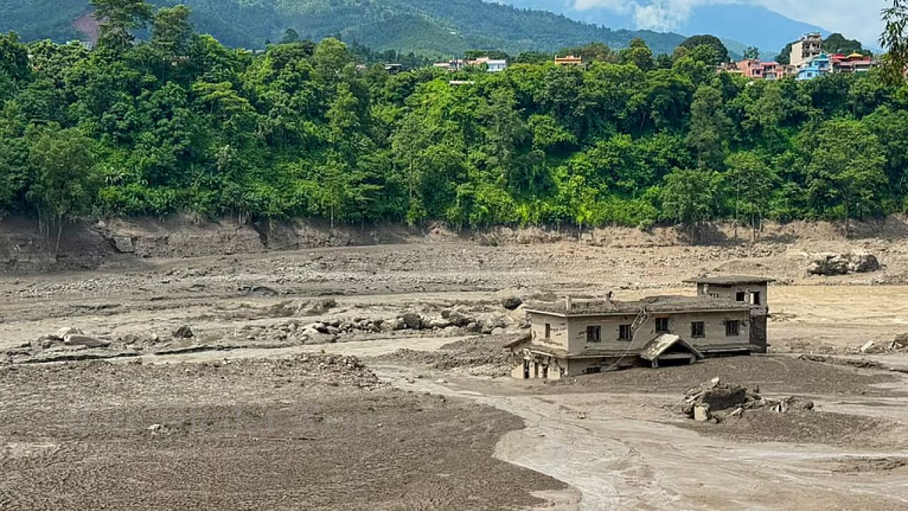 Chinese Authorities Deploy Massive Rescue Effort After Deadly Mudslide
